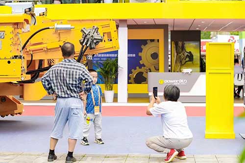 热烈祝贺上海摩斯国际集团参展贵州能博会取得圆满成功(图5)