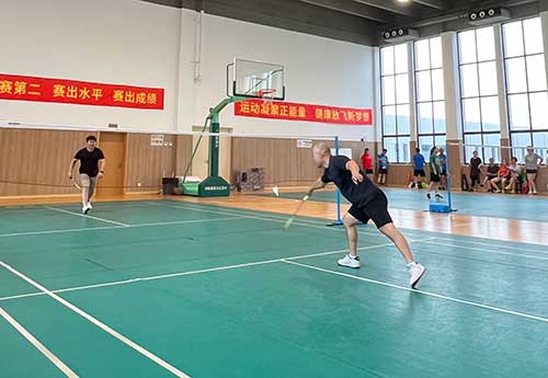 上海摩斯国际集团成功举办2023年重固镇职工羽毛球比赛(图7)