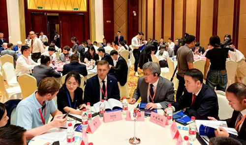 上海摩斯国际集团总经理张世洪应邀参加第十届中俄中小企业合作圆桌会议(图2)