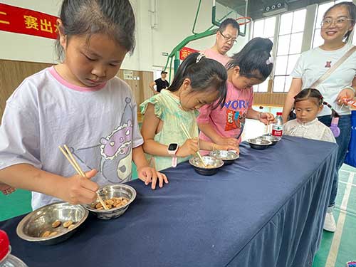 “缤纷童年 快乐六一”上海摩斯国际集团举办亲子活动(图3)