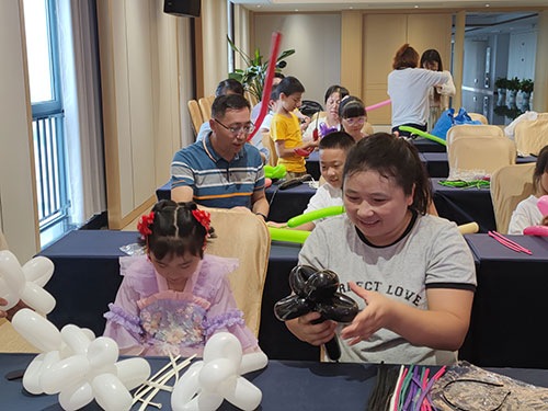 【月满华诞 匠心传情】摩斯国际集团举办“团圆庆华诞”亲子活动​(图5)