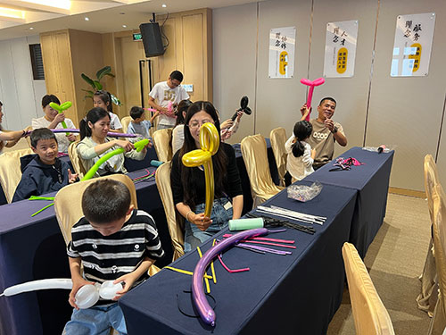 【月满华诞 匠心传情】摩斯国际集团举办“团圆庆华诞”亲子活动​(图3)